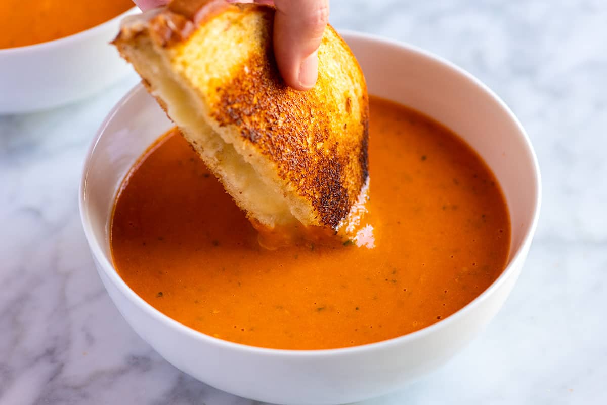 Easy Roasted Tomato Soup: Sweet, Smoky & Family Approved